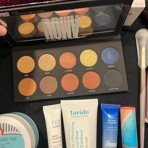 Uoma - Black Magic Eyeshadow Palette Beauty Bundle ✨ NEW